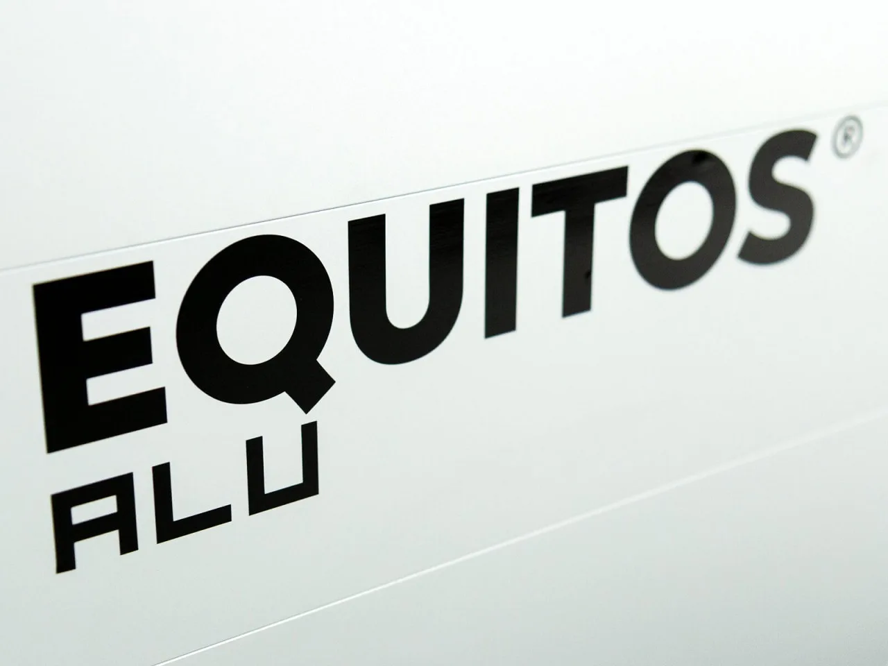 humbaur pferdeanhänger equitos 2000|alu|schwarz|aluboden humbaur pferdeanhänger equitos 2000|alu|schwarz|aluboden