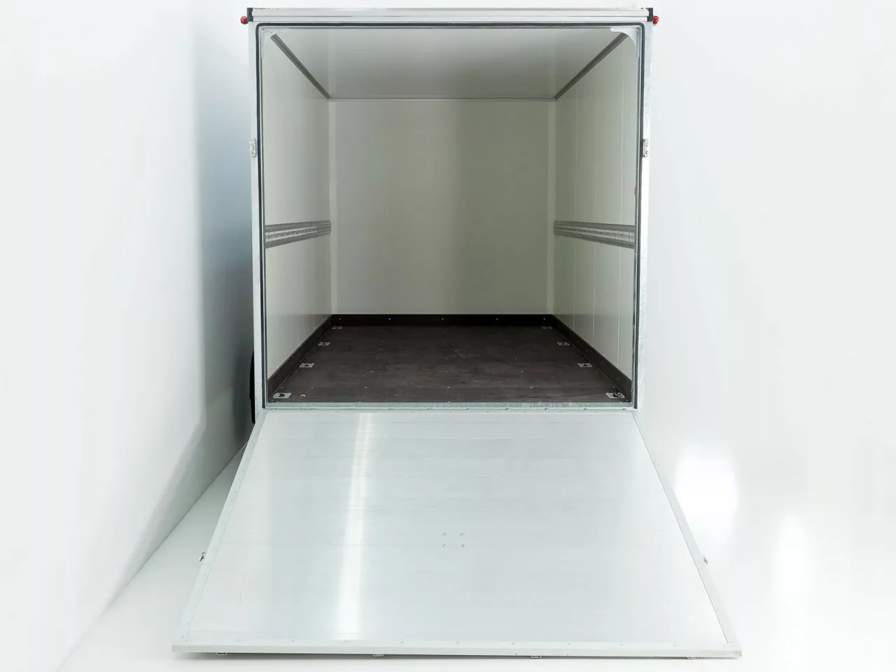 vezeko kofferanhänger 204x405cm höhe:205cm 2,7t|rampe|silber vezeko kofferanhänger 204x405cm höhe:205cm 2,7t|rampe|silber