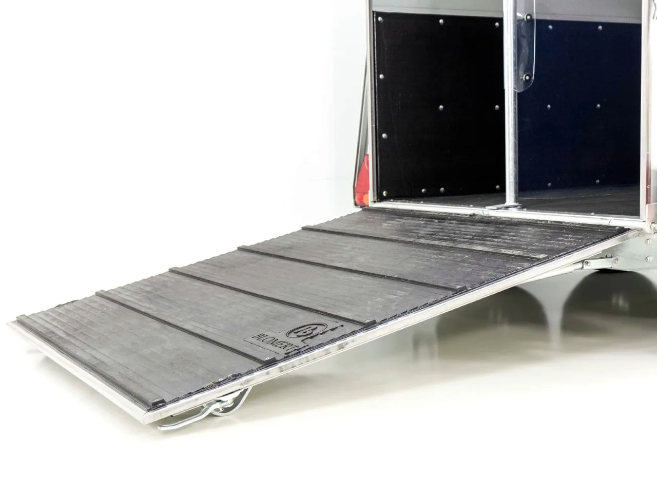 blomert pferdeanhänger blomert isi blitz alu blomert pferdeanhänger blomert isi blitz alu