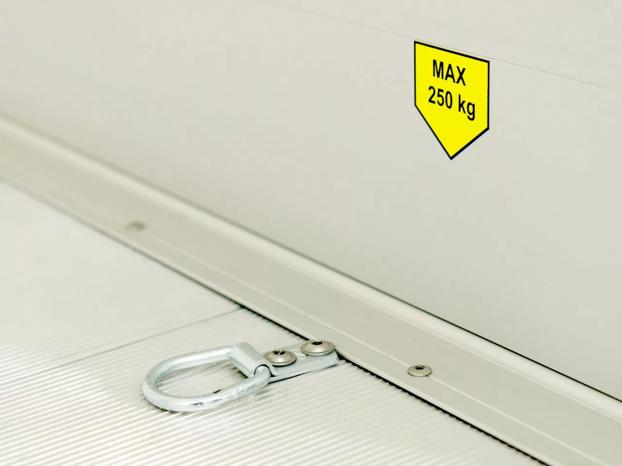 debon kofferanhänger c500 164x300cm h:200cm 2,6t|alu|polybug|tür|grau debon kofferanhänger c500 164x300cm h:200cm 2,6t|alu|polybug|tür|grau