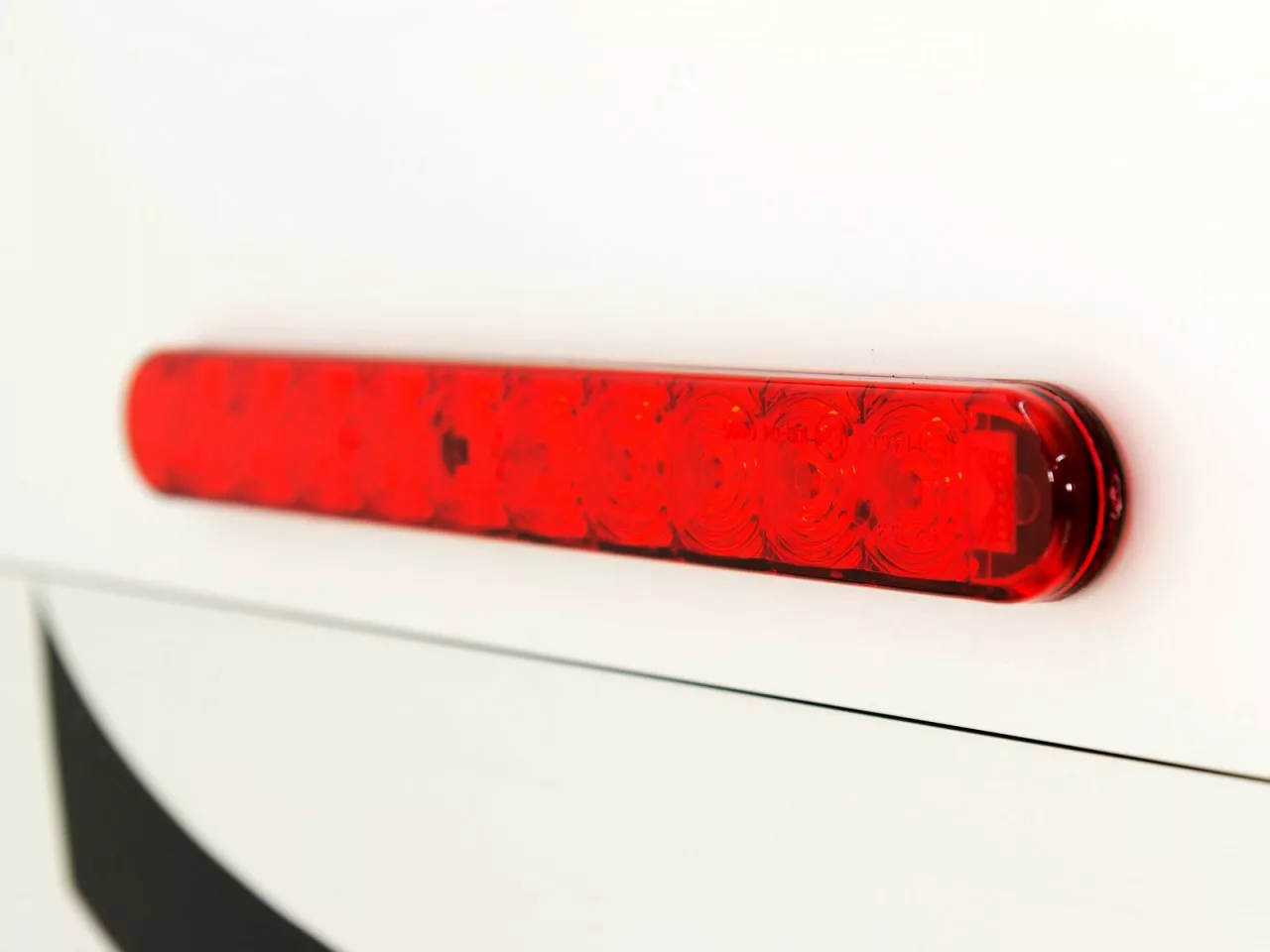 debon kofferanhänger c500 164x300cm h:200cm 2,6t|alu|polybug|tür|grau debon kofferanhänger c500 164x300cm h:200cm 2,6t|alu|polybug|tür|grau