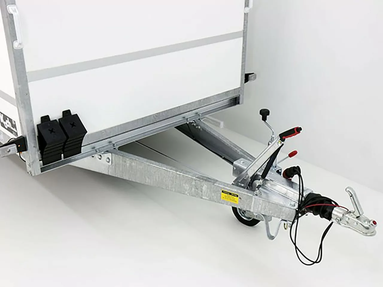 blyss kofferanhänger 146x357cm höhe:180cm 1,3t|rampe blyss kofferanhänger 146x357cm höhe:180cm 1,3t|rampe