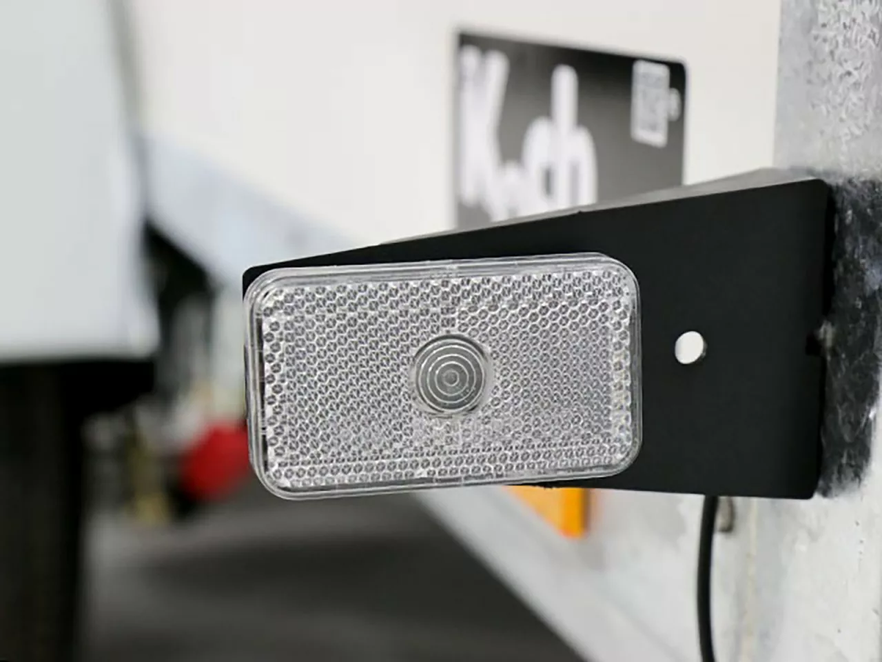 blyss kofferanhänger 146x357cm höhe:180cm 2,7t|rampe blyss kofferanhänger 146x357cm höhe:180cm 2,7t|rampe